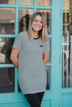 Charger l'image dans la galerie, T-Shirt Tunic courte - Blanc rayé noir