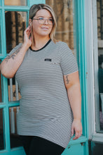 Charger l'image dans la galerie, T-Shirt Tunic courte - Blanc rayé noir