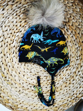 Charger l'image dans la galerie, Tuque dinosaure en coton - SUR COMMANDE