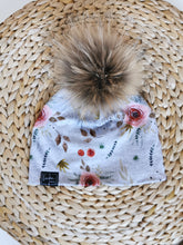 Charger l'image dans la galerie, Tuque fleurie grise - SUR COMMANDE