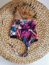Charger l'image dans la galerie, Tuque fleurie multicolore - SUR COMMANDE