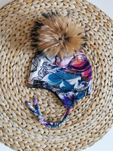 Charger l'image dans la galerie, Tuque fleurie multicolore - SUR COMMANDE