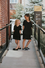 Charger l&#39;image dans la galerie, Robe à poche enfant nomade - Noir