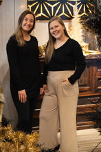 Charger l&#39;image dans la galerie, Chandail long col V - Rib noir