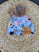 Charger l&#39;image dans la galerie, Tuque floral d&#39;Adèle - SUR COMMANDE
