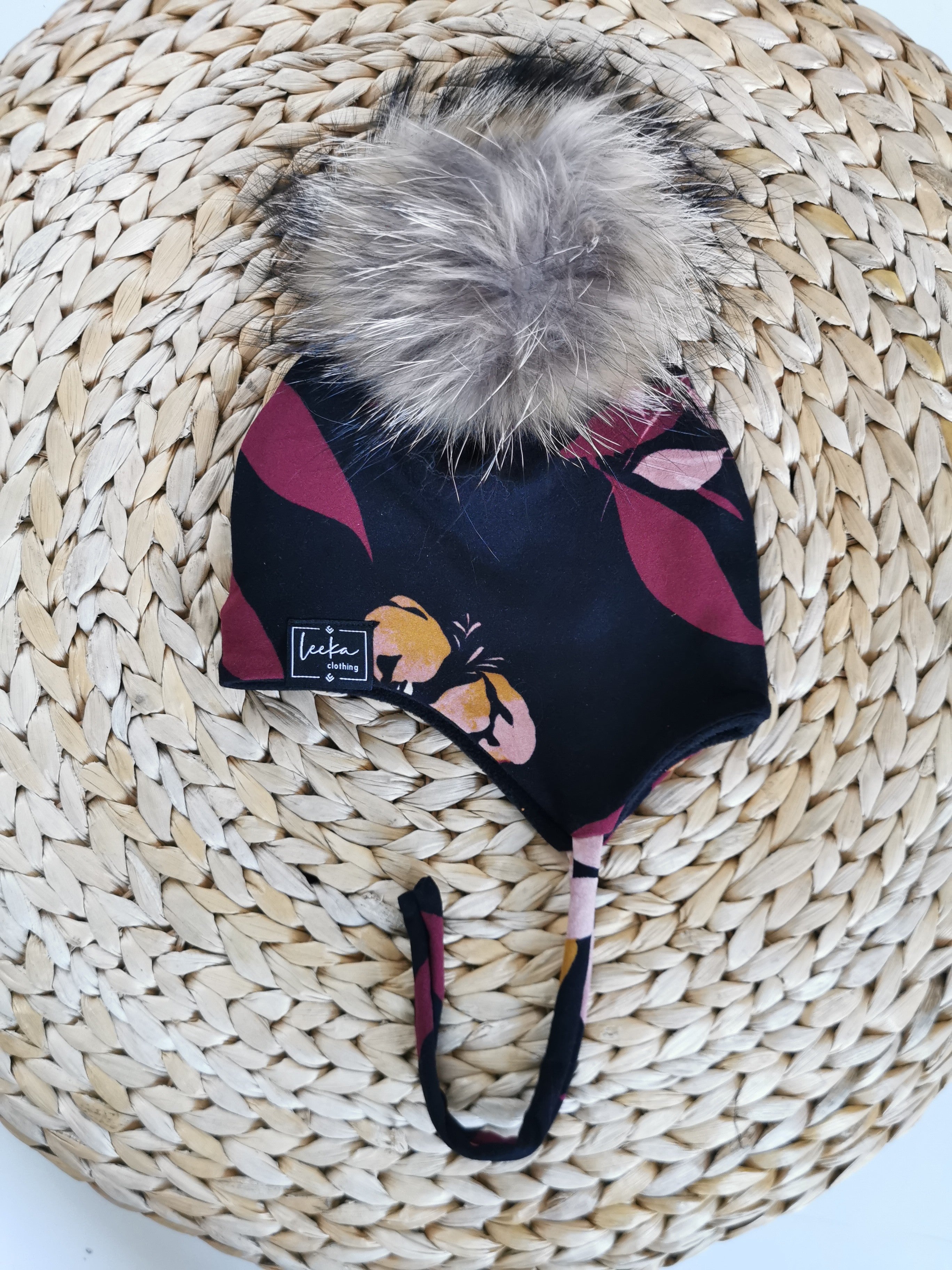 Tuque fleurie avec oreilles SUR COMMANDE β LeekaShop